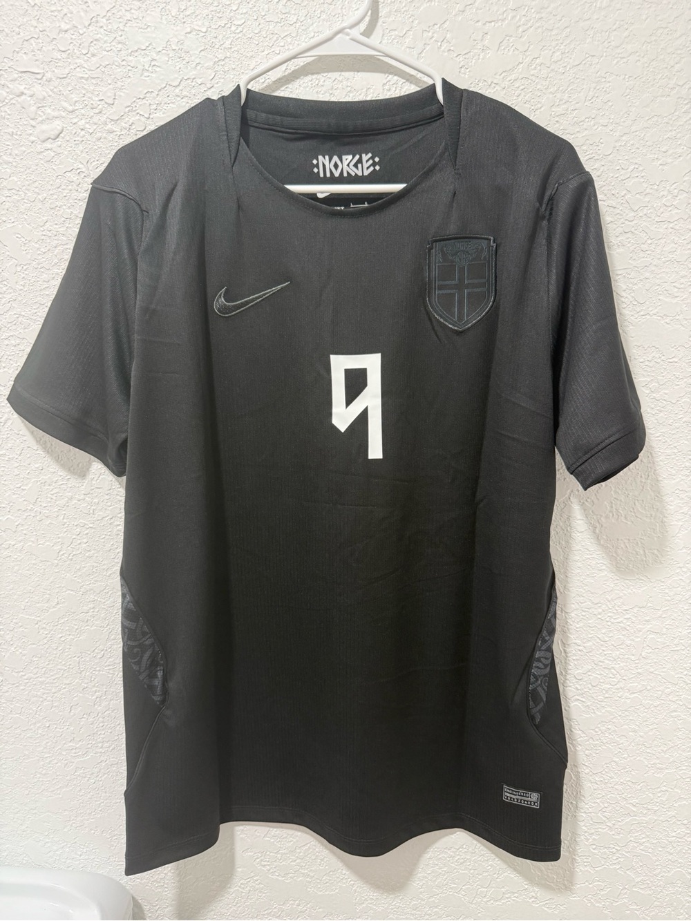 Nike Men’s Black Short-Sleeve Soccer Jersey with Number 9